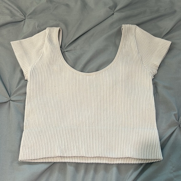 Cropped white top from DYNAMIC - Picture 2 of 5